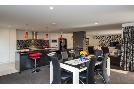 Photo of property in 43 Davaar Crescent, Broomfield, Christchurch, 8042