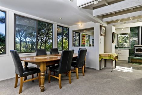 Photo of property in 107 Domain Crescent, Muriwai, 0881