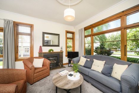 Photo of property in 32 Rangitira Avenue, Palmerston North, 4414