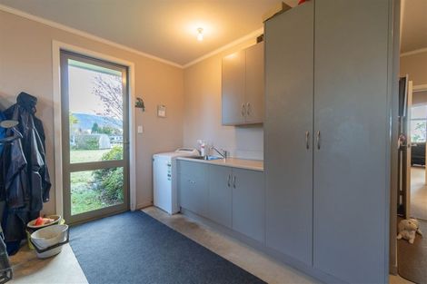 Photo of property in 11 Hawea Place, Te Anau, 9600