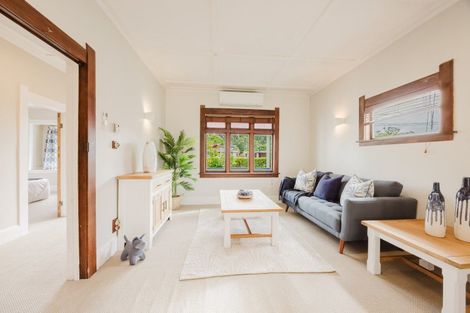 Photo of property in 14 Francis Drake Street, Waipukurau, 4200