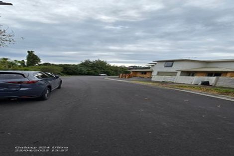 Photo of property in 20 Barnea Circle, Glen Eden, Auckland, 0602