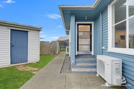 Photo of property in 12 Holland Crescent, Bulls, 4818