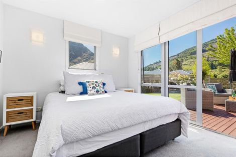 Photo of property in 18 Redfern Terrace, Arthurs Point, Queenstown, 9371