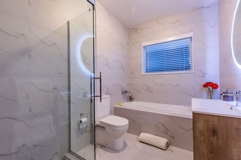 Photo of property in 9 Ropere Street, Kumeu, 0810