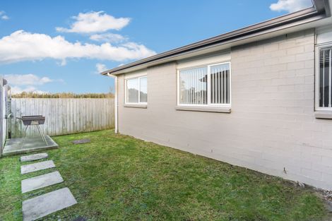 Photo of property in 122 Popokatea Drive, Takanini, 2112