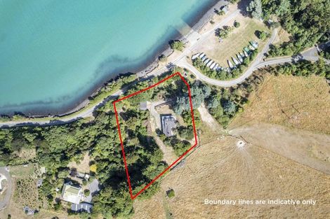 Photo of property in 118 Wharf Road, Pigeon Bay, 7583