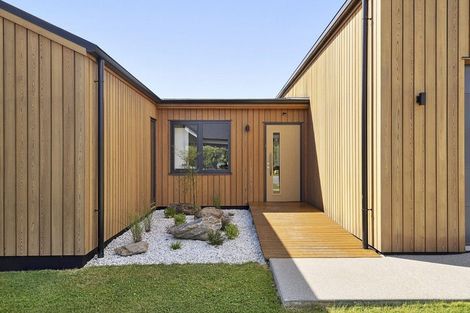 Photo of property in 7 Sapphire Spring Rise, Wanaka, 9305