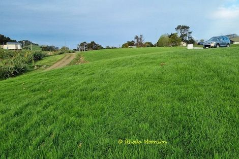 Photo of property in 12 Arahanga Road, Paparoa, 0571