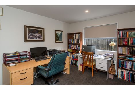 Photo of property in 43 Davaar Crescent, Broomfield, Christchurch, 8042