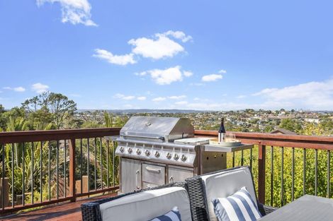 Photo of property in 305 Sturges Road, Henderson Valley, Auckland, 0612