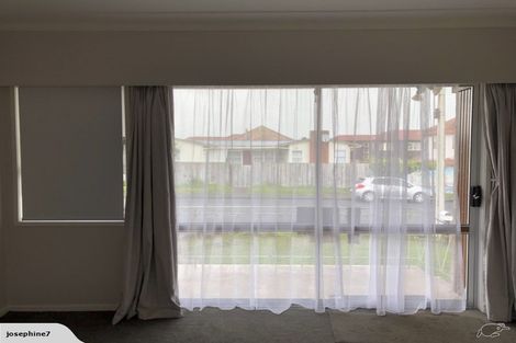Photo of property in 2/371 Richardson Road, Mount Roskill, Auckland, 1041