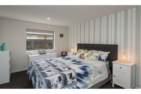 Photo of property in 43 Davaar Crescent, Broomfield, Christchurch, 8042