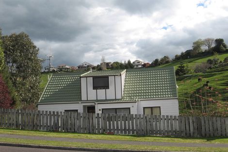 Photo of property in 33 Resolution Road, Welcome Bay, Tauranga, 3112