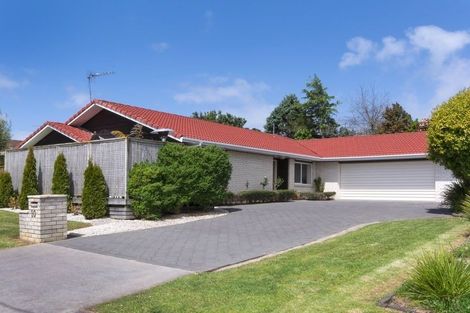 Photo of property in 10 West Fairway, Golflands, Auckland, 2013