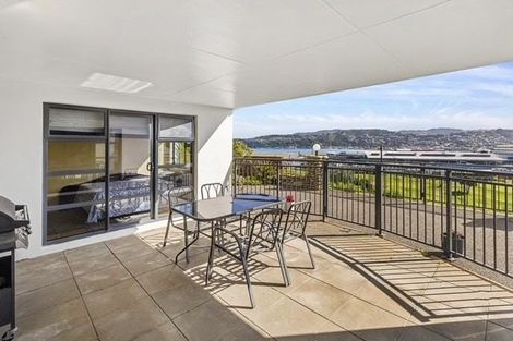 Photo of property in 8 Bunker Way, Strathmore Park, Wellington, 6022