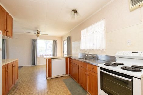 Photo of property in 11 Mcclean Place, Ngatea, 3503