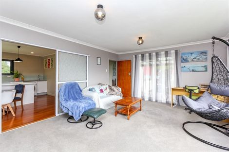 Photo of property in 3 Stuart Place, Blagdon, New Plymouth, 4310