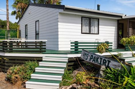 Photo of property in 1005 Pakiri Road, Pakiri, Wellsford, 0972