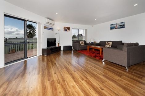 Photo of property in 3a Summerland Drive, Henderson, Auckland, 0612
