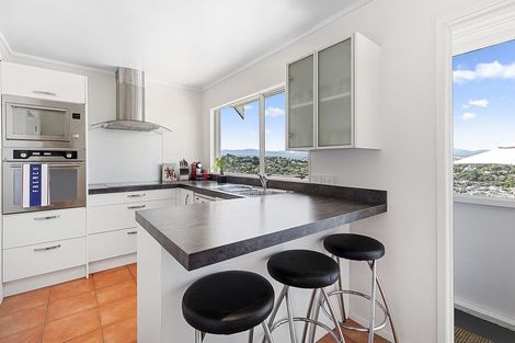 Photo of property in 52 Akaroa Drive, Maupuia, Wellington, 6022