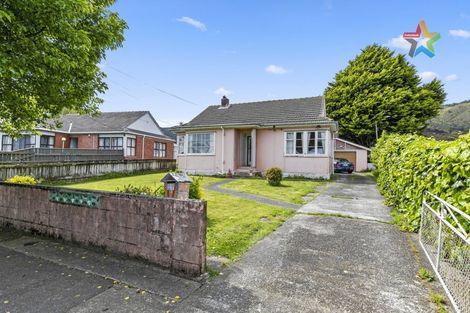 Photo of property in 17 Gibson Crescent, Naenae, Lower Hutt, 5011