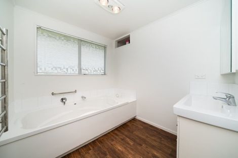 Photo of property in 38 Somerset Crescent, Highbury, Palmerston North, 4412