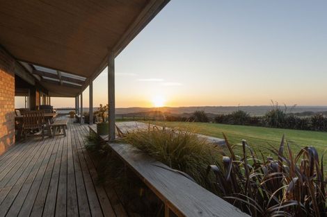 Photo of property in 457 Kiwitahi Road, Helensville, 0875