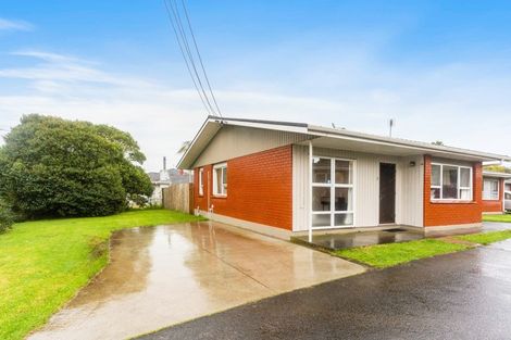 Photo of property in 5a Mckenzie Road, Mangere Bridge, Auckland, 2022