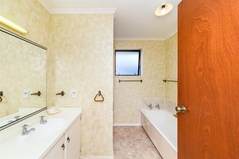 Photo of property in 12b Signal Street, Marton, 4710