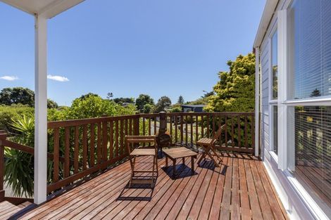 Photo of property in 2 Bermuda Grove, Paraparaumu Beach, Paraparaumu, 5032