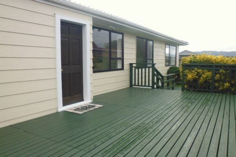 Photo of property in 2/87 Normandale Road, Normandale, Lower Hutt, 5010