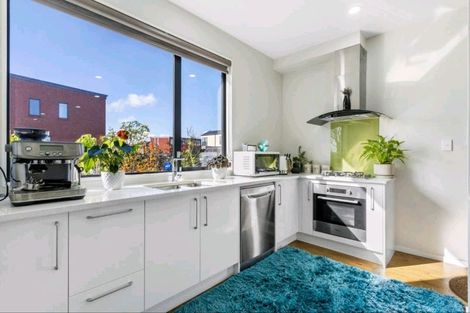 Photo of property in 2 Te Aparangi Road, Papakura, 2110