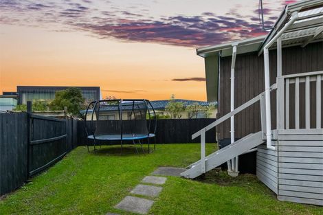 Photo of property in 1/6 Daytona Road, Henderson, Auckland, 0610