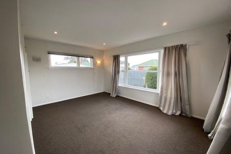Photo of property in 69 Liverton Crescent, Bishopdale, Christchurch, 8053
