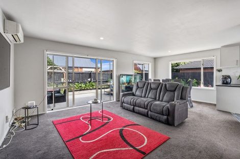 Photo of property in 43 Farnborough Street, Aranui, Christchurch, 8061