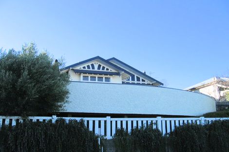 Photo of property in 3 Roslyn Road, Bluff Hill, Napier, 4110
