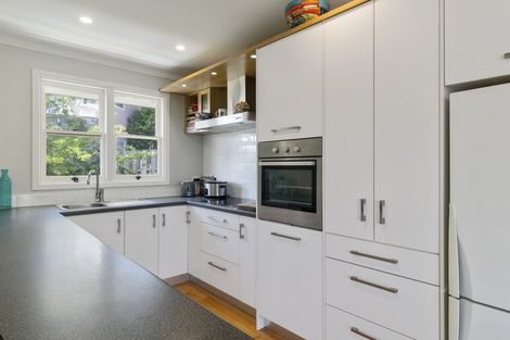 Photo of property in 38 Omokoroa Road, Omokoroa, 3114