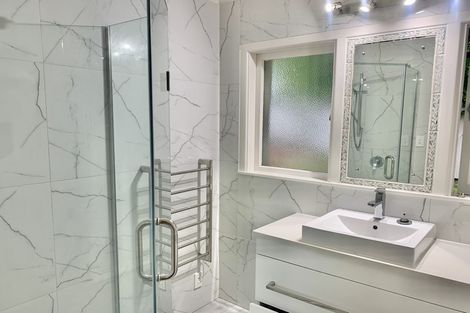 Photo of property in 33 Diana Drive, Glenfield, Auckland, 0627