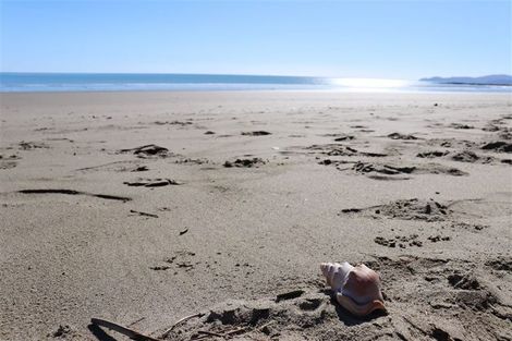 Photo of property in 120 Patons Rock Road, Patons Rock, Takaka, 7182