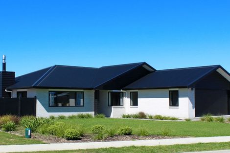 Photo of property in 14 Feist Street, Carterton, 5713