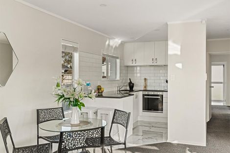 Photo of property in 26 Hinerau Street, Henderson, Auckland, 0612