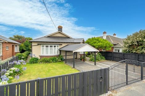 Photo of property in 360 Bay View Road, Saint Clair, Dunedin, 9012