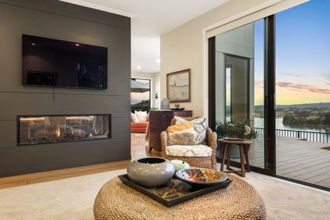 Photo of property in 25a Pohutukawa Avenue, Shelly Park, Auckland, 2014