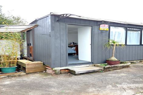 Photo of property in 2/328 East Coast Road, Sunnynook, Auckland, 0632