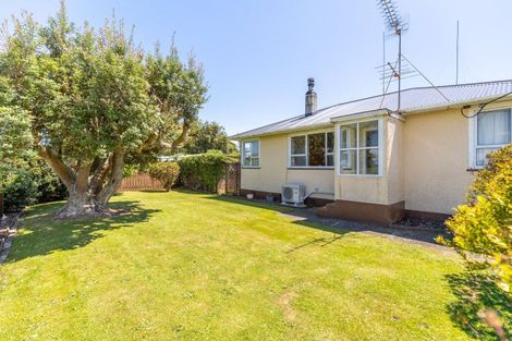 Photo of property in 17 Kairau Road West, Sentry Hill, New Plymouth, 4373