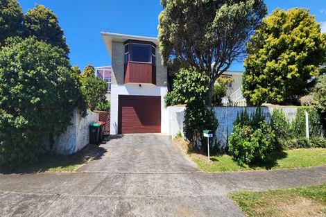 Photo of property in 9 Tiverton Crescent, Whalers Gate, New Plymouth, 4310