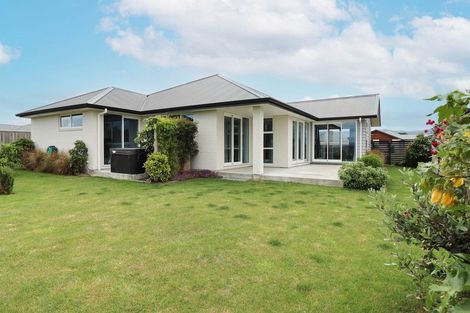 Photo of property in 28 Feist Street, Carterton, 5713