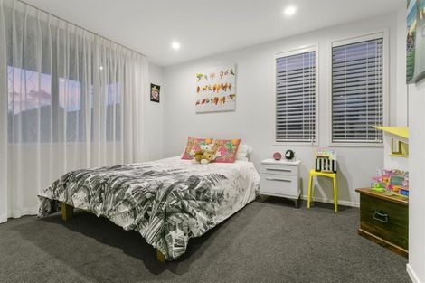 Photo of property in 1/148 Beach Road, Campbells Bay, Auckland, 0630