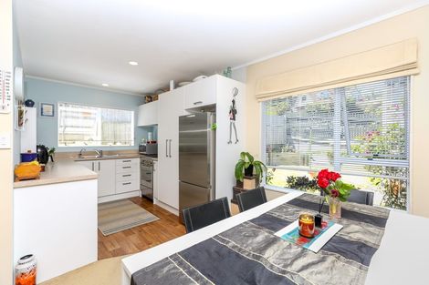 Photo of property in 11 Puketotara Street, Highlands Park, New Plymouth, 4312